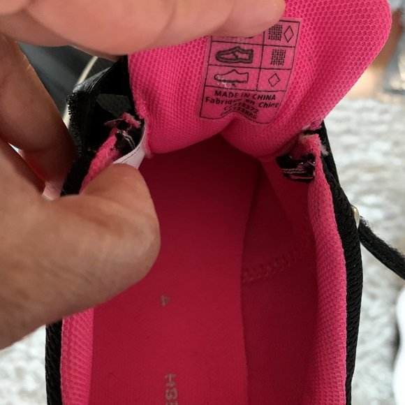 Joe Fresh (Girls) Size 4 Black Sneakers - New Never Worn (NWOT) - Picture 4 of 5